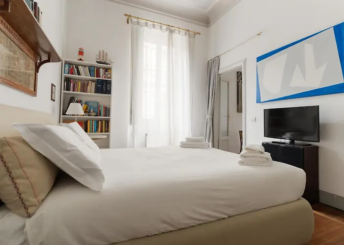 Guesthost - Cozy Terrace Pagano M1 *