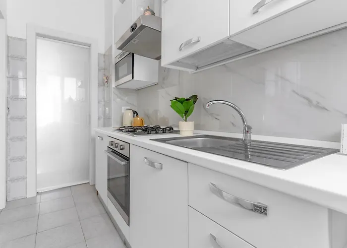 Casa Sibilla - Balcony Apartment, 7min Linate & Arena, Fast Wifi Lejlighed Milano