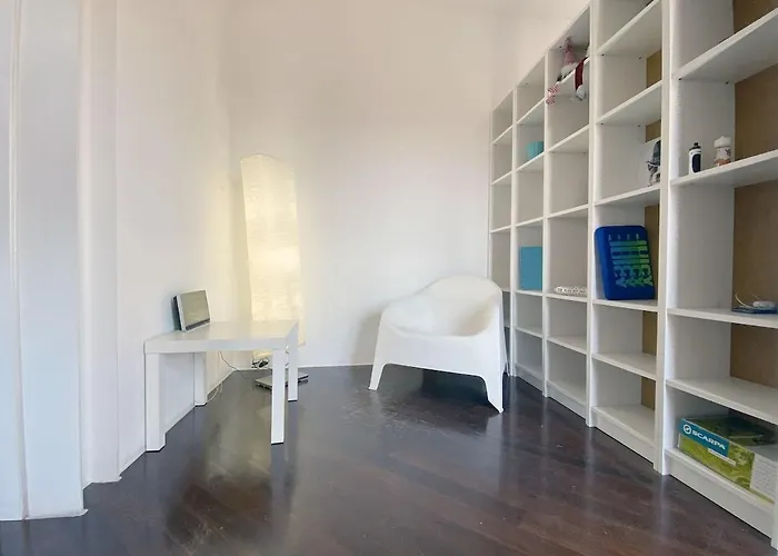 Апартаменты Bright With Balcony Near The Station