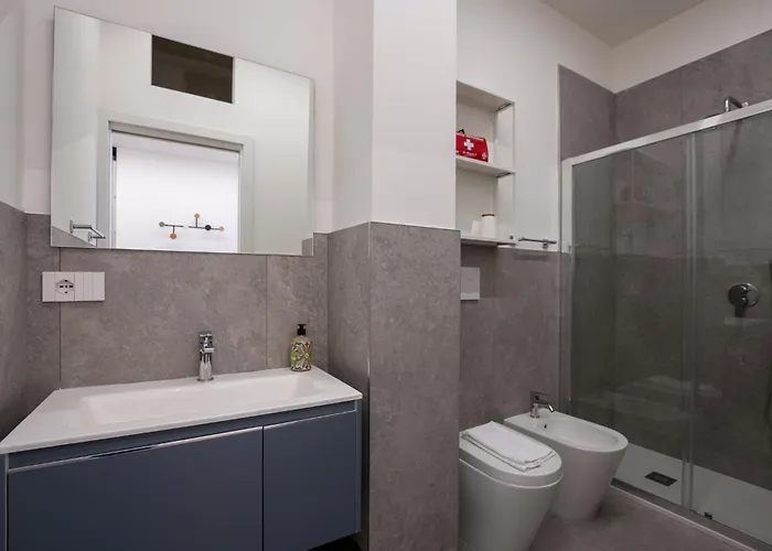 Bright Design - Isola District - Metro M3 Milán