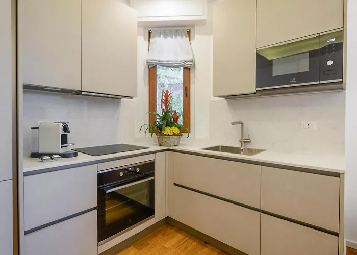 Station - Modern With Balcony Appartamento *