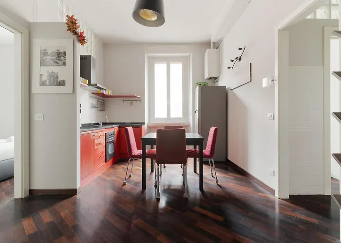 Guesthost - Cozy Balcony Meda Appartement