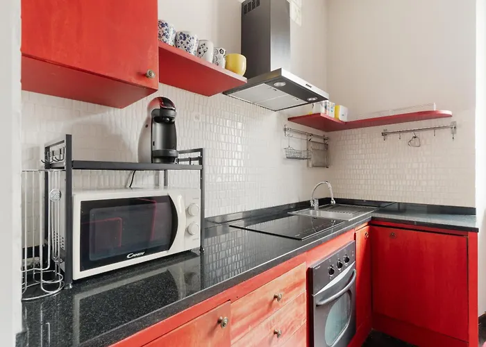 Guesthost - Cozy Balcony Meda