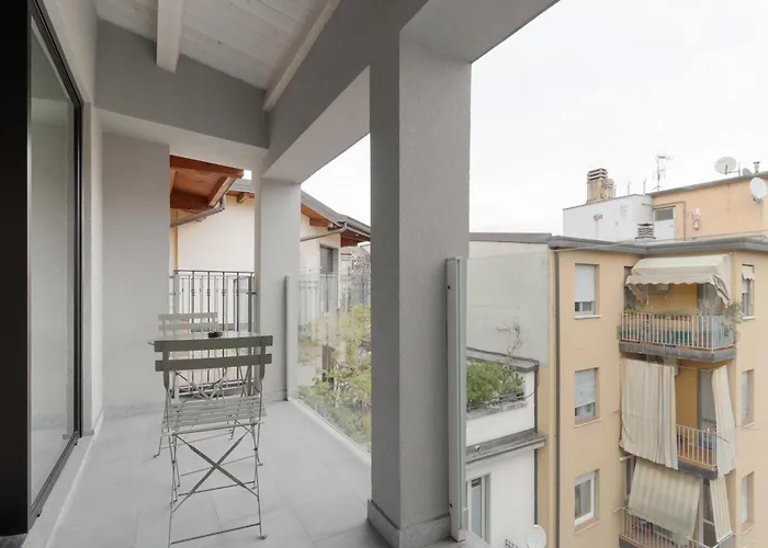 Guesthost - Modern Terrace Flat In Solari Area * Milano
