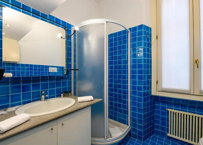 Montevideo, 4 - In The Creative Heart Of * 밀라노