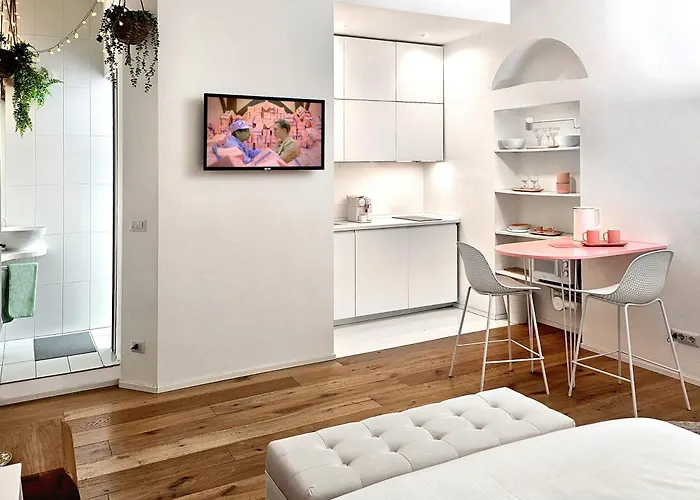 아파트 Nel Cuore Del Quartiere Isola, All'ombra Del Bosco Verticale *