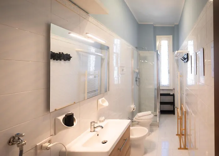 Design & Comfort Near Station Apartament