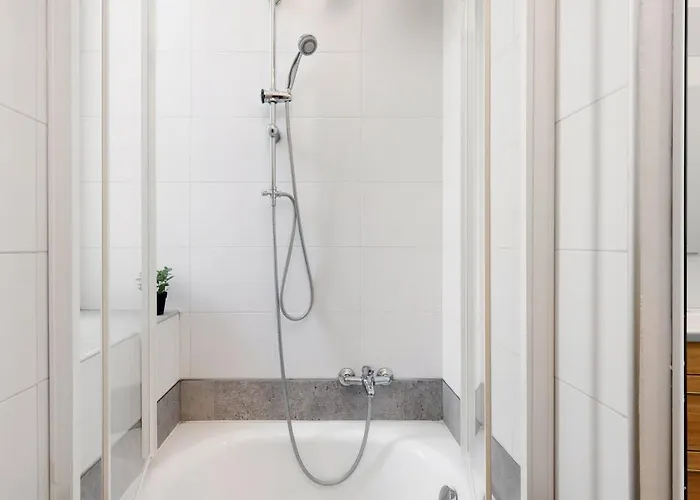 Elegance & Comfort I Balcony I Metro 200m 米兰