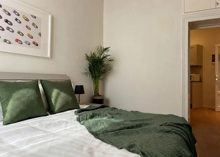 Homeby - Achille's * Milánó