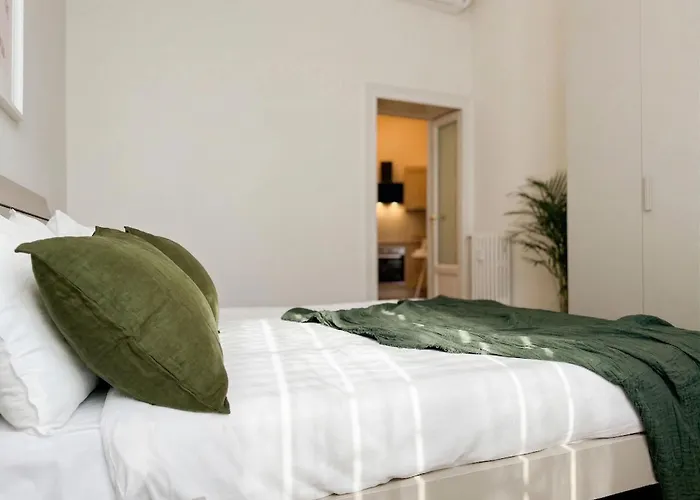 Homeby - Achille's * Milánó