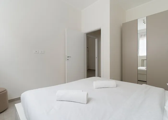 Apartamento Guesthost - Comfy Flat Near Gambara Mm1 Milán