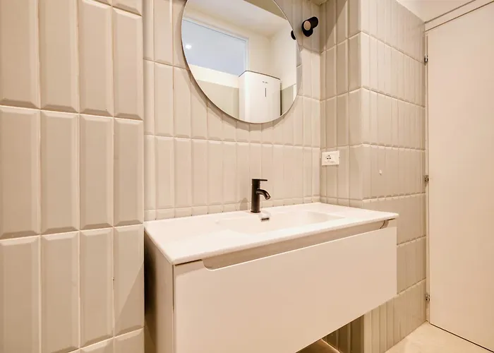 דירה Modern And Strategic 1-br Flat B - Station מילאנו