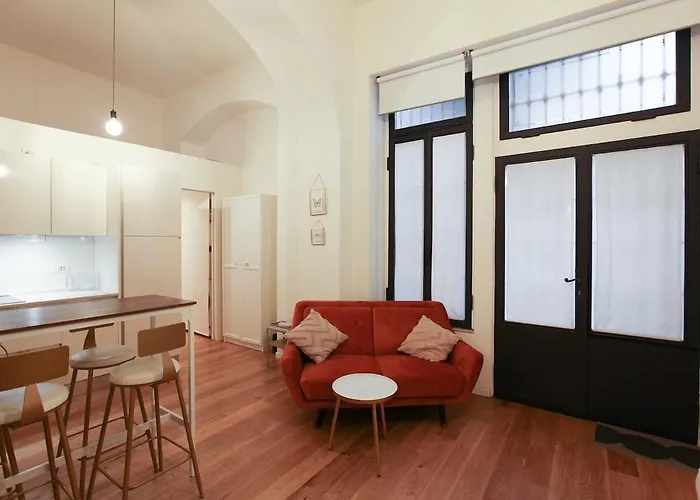 Minimal & Cozy Near Duomo Milan