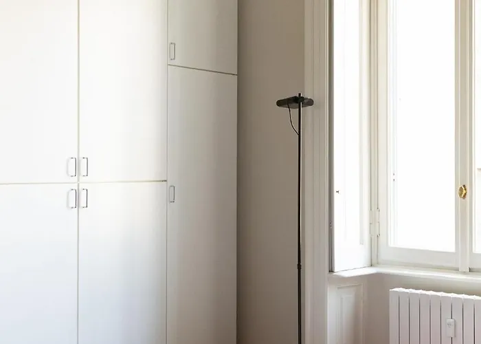 Designer In Center Daire *