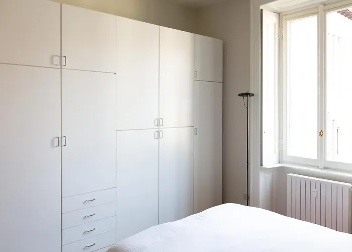 Designer In Center Daire Milano