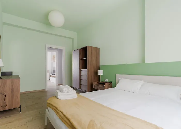 Guesthost - Stylish Forlanini M4 Milaan