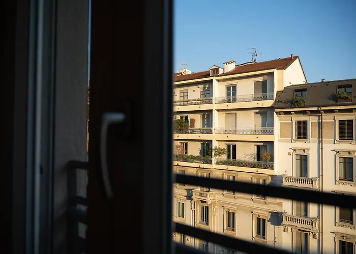 Appartement Duomo-bocconi-navigli Area, Elegant & Peaceful Retreat Milaan