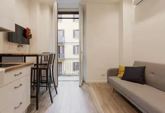 Montenero 73 - Free Wifi - Duomo & 5 Giornate Apartamento
