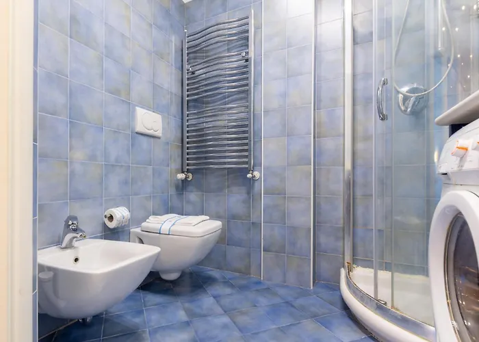 Apartment I-host Spacious 2br With 2 Baths & Balcony *