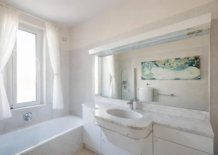 Elegant 3br 15 Min Walk To The Duomo, 2 Min To Sempione Apartmán