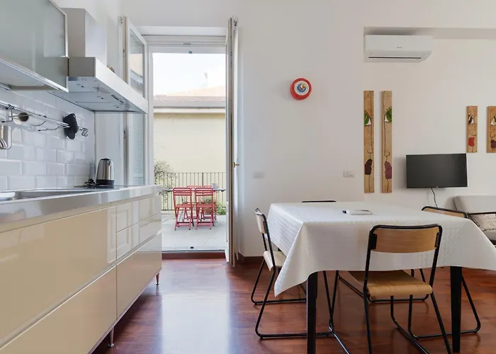 Guesthost - Comfy Terrazza Farini In Derganino דירה *