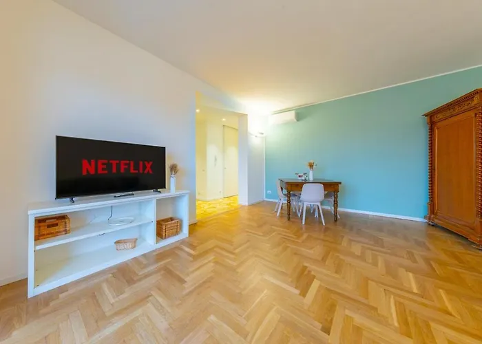 Lägenhet Spacious And Bright 2bdr, 2 Bathrooms *