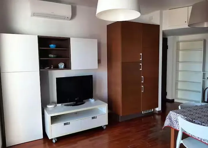 Santa Giulia Bright Two-room With 2 Terraces 公寓 *