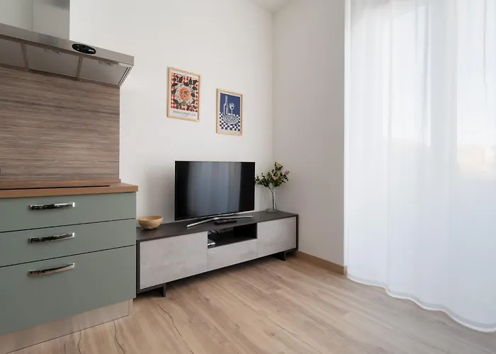 Guesthost - Modern Flat In Vigentino Apartament