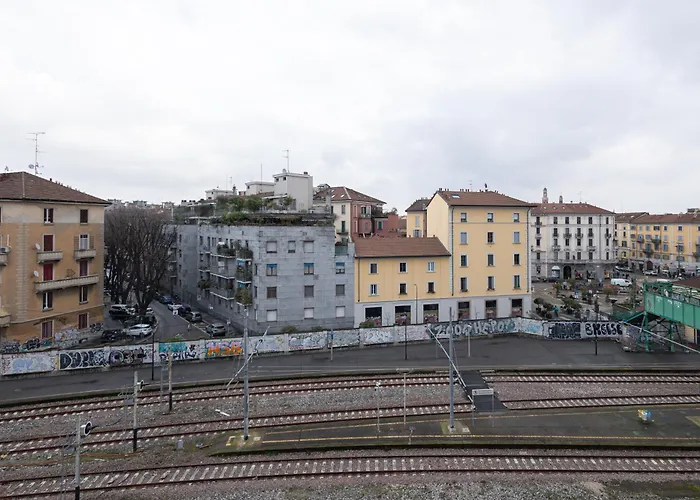 Moderno Bilocale In Via Tortona A 500m Dai Navigli Apartment