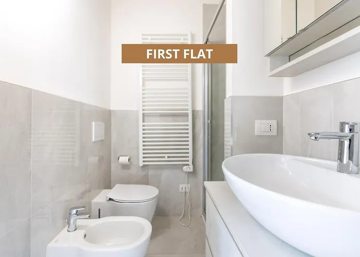 Duomo 8 Min Walk - 3 Indipendent Flats Lejlighed