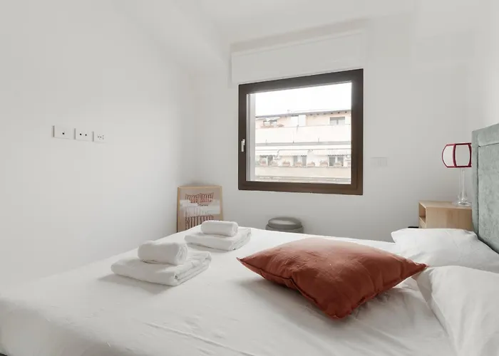 Lejlighed Guesthost - Modern Terrace Flat In Solari Area Milano