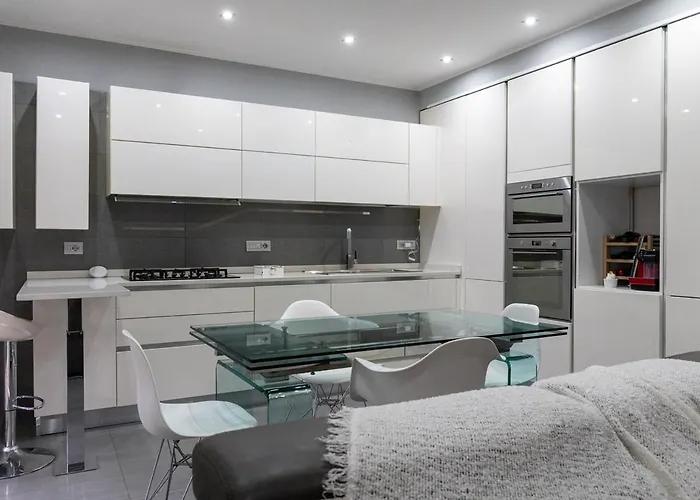 Lägenhet Family 2br With Balcony, Near Metro