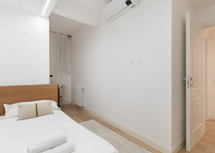 Guesthost - Luxury De Angeli, *