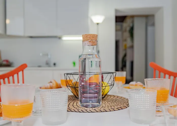 2 Bdr Flat - Direct Tram 15 Min Duomo 公寓