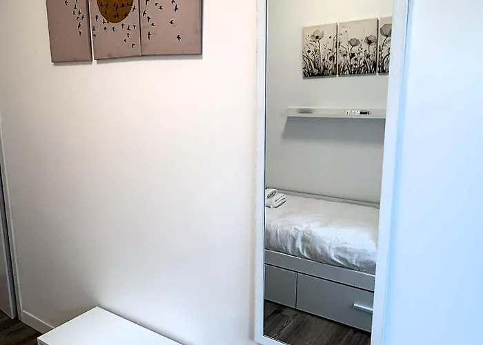 아파트 Modern Apt, 25 Min Duomo, Metro 5 Min & Wifi