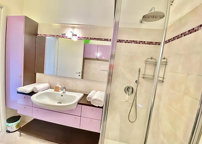 Nel Cuore Di Viale Certosa, Tra Centro Citta E Rho Fiera Milano, Con Parcheggio Interno Privato アパート ミラノ