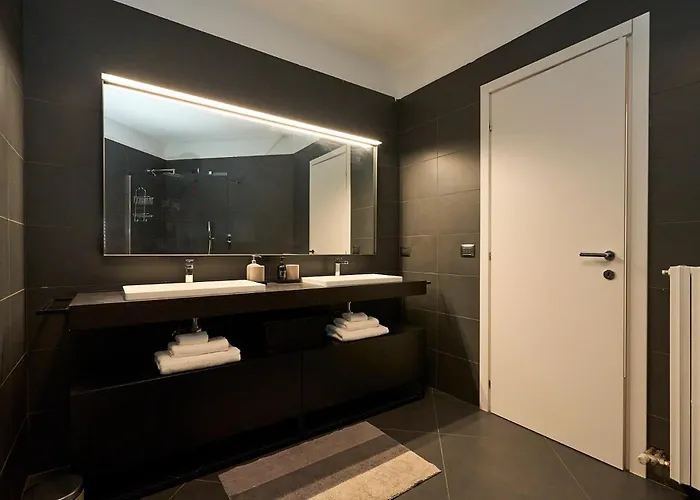 Absolute Luxury Home, 15 Minutes Walk San Siro Милан