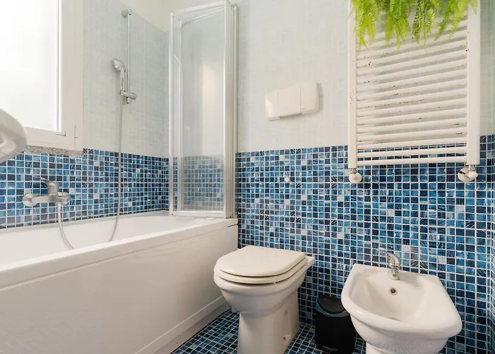 Guesthost - On Two Levels 아파트