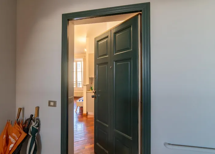 Appartement Duomo-bocconi-navigli Area, Elegant & Peaceful Retreat Milaan