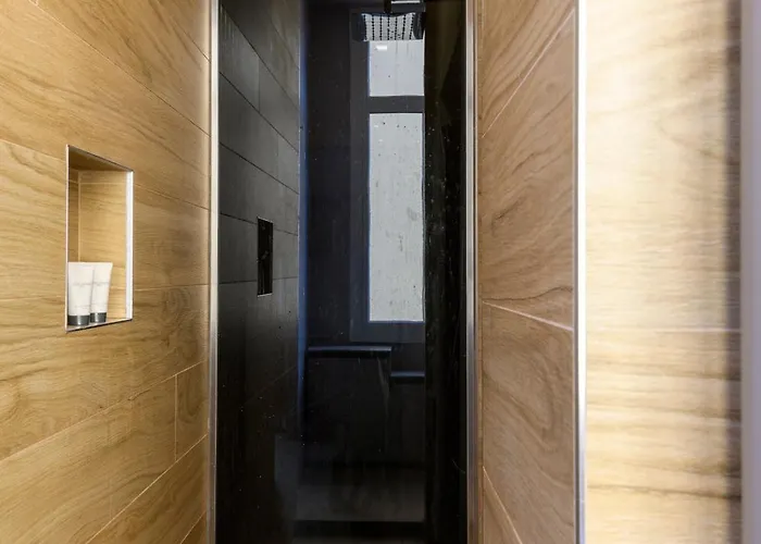 Urban Loft Caracciolo74 Metro M5 - Comfort, Style شقة *