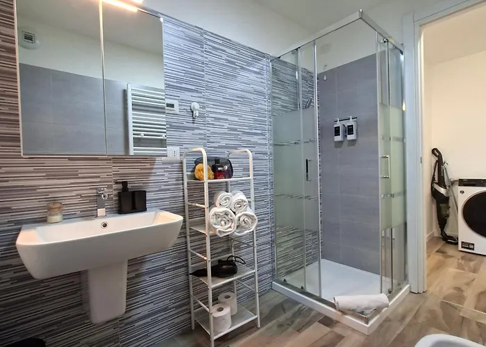 Bright With Terrace And Free Parking Апартаменты Милан