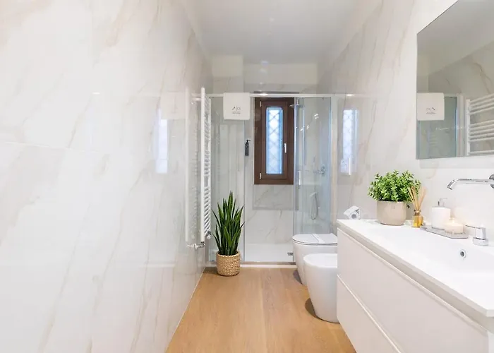 Centre Luxury, 2bdr, Sleeps 5 Lägenhet