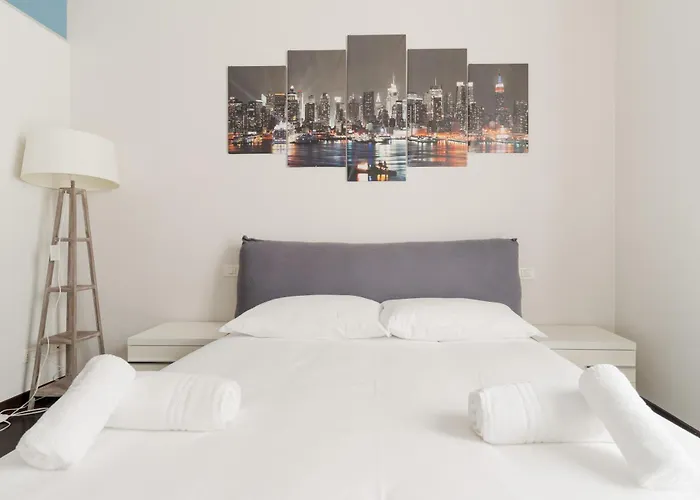 Guesthost - Cozy Balcony Meda *