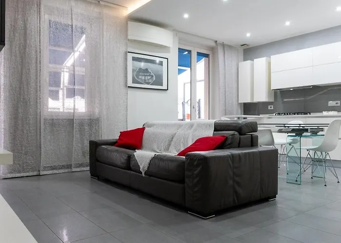 Family 2br With Balcony, Near Metro * 밀라노