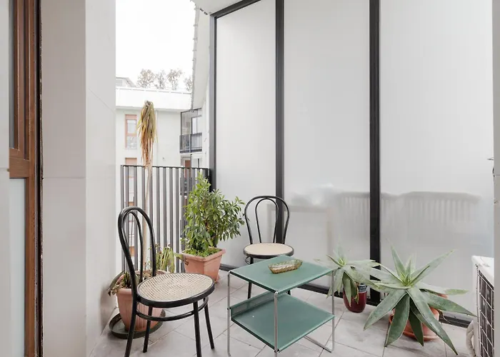 Guesthost - Porta Romana Balcony Flat
