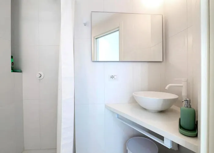 아파트 Nel Cuore Del Quartiere Isola, All'ombra Del Bosco Verticale