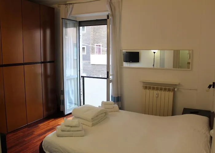 Three-room In Tortona District Apartment