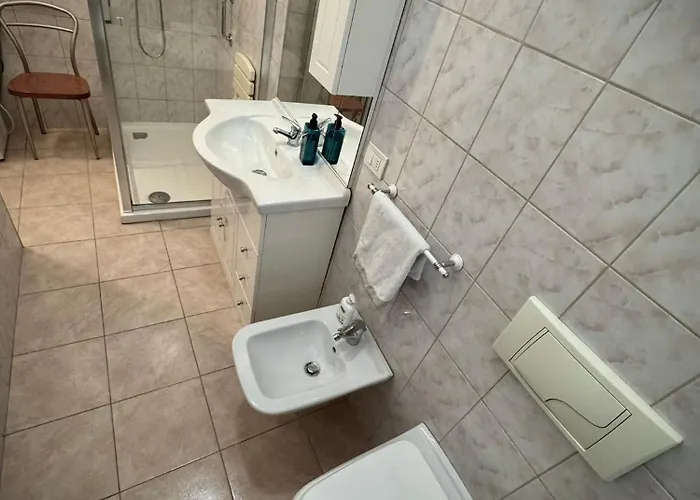 Al 14 Metro M4 15 Min Duomo Lägenhet *