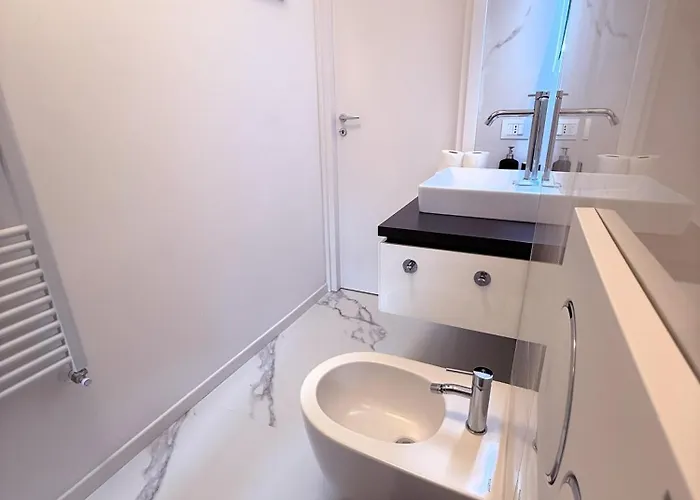 Modern Apt, 25 Min Duomo, Metro 5 Min & Wifi Lägenhet *