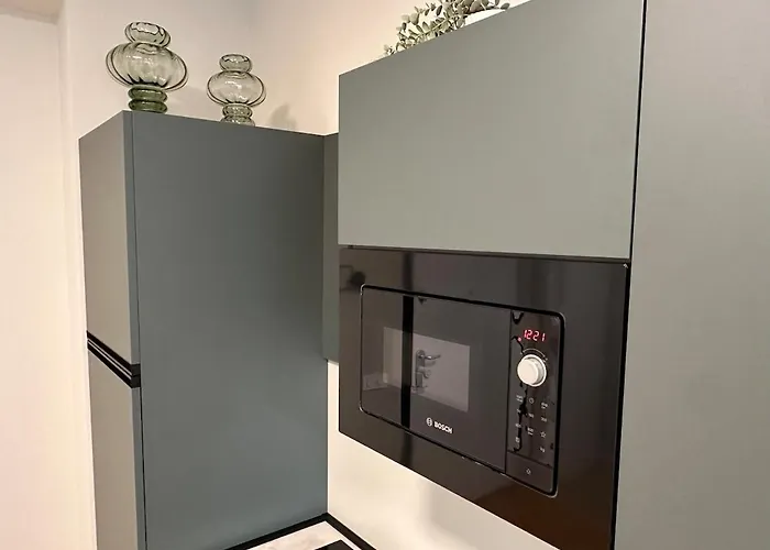 Binario - 3 Min From Station